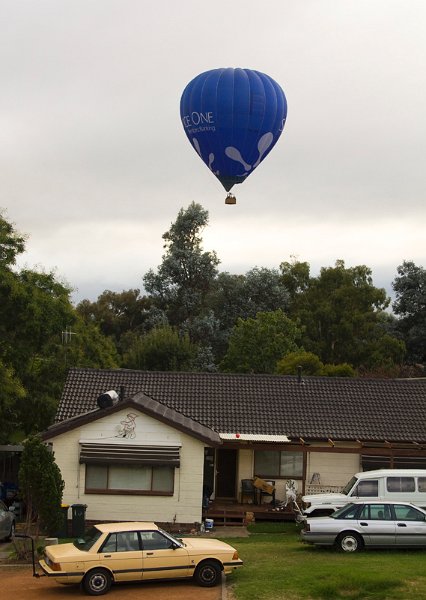 balloon over pats place.jpg